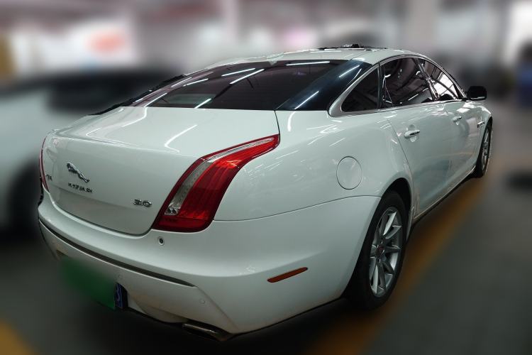 Used Jaguar XJ 2014 XJL 3.0 SC Two-Wheel-Drive Panoramic Business Edition Rear Right 45 Deg