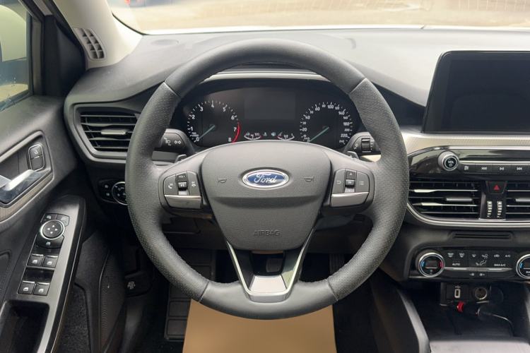 Used Ford Focus 2019 Sedan EcoBoost 180 Automatic Trend Edition
