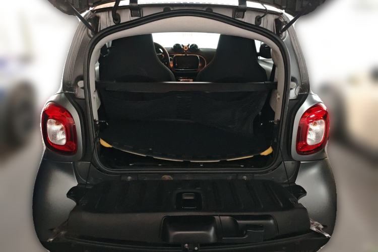 Used smart fortwo 2019 0.9T 66kW Hardtop Engine Version China VI Emission Standard Trunk