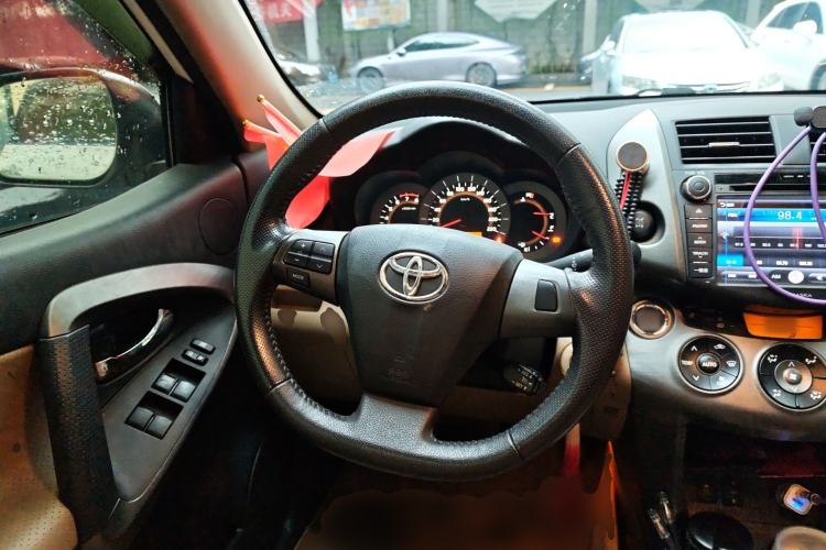 Used Toyota RAV4 2013 Special Edition 2.4L Manual 4x4 Prestige Steering Wheel