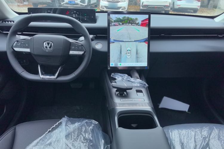 Used CHANGAN Eado 2025 Blue Whale 1.5T 500Bar Prestige Model
