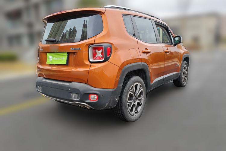 Used Jeep Renegade 2017 180TS Automatic All-Wheel Drive Versatile Edition Rear Right 45 Deg