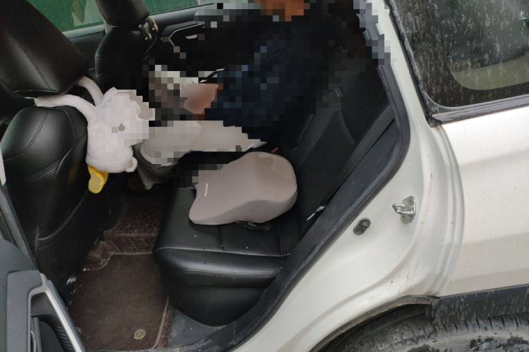 Used Toyota RAV4 2021 Dual-Engine 2.5L E-CVT Two-Wheel Drive Elite Edition Left Rear Seat