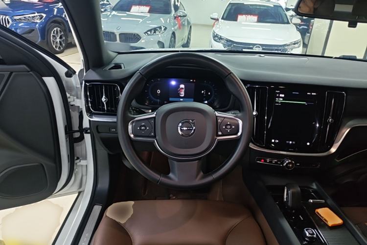 Used Volvo S60 2025 B4 Zhiyi Luxury Edition