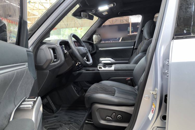 Used Deepal G318 2024 Four-Wheel-Drive Air Suspension Model