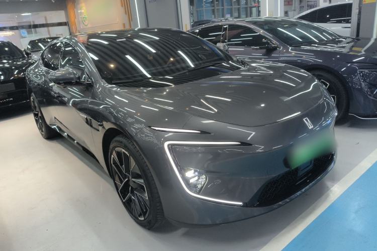 Used Avatr 12 2025 Year Updated Ultra Extended-Range Version Front Right 45 Deg