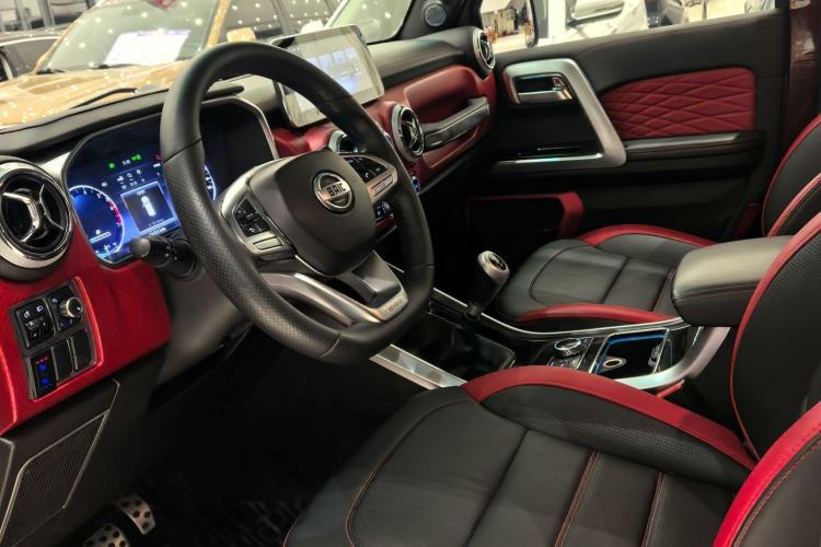 Used BAIC Off-Road BJ40 2018 PLUS 2.0T Manual Four-Wheel Drive Premium Edition China V