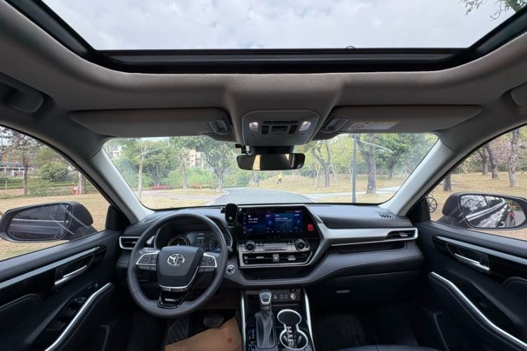 Used Toyota Highlander 2023 2.5L Smart Electric Hybrid Dual-Engine Four-Wheel Drive Prestige Version – 7 Seats