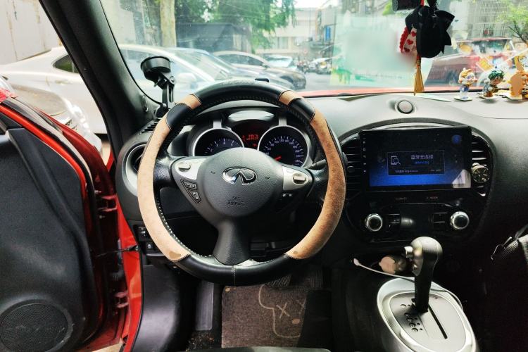 Used Infiniti ESQ 2014 1.6L Spontaneous Edition