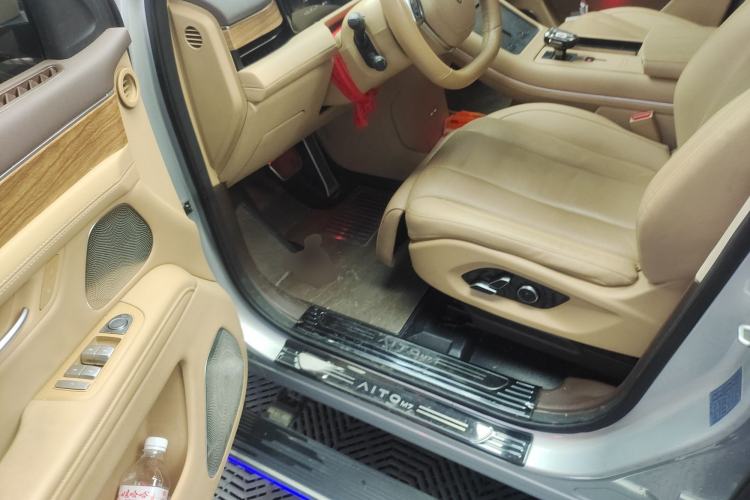 Used Hima AITO M7 2024 1.5T Rear-Drive Plus Version 5 Seats
