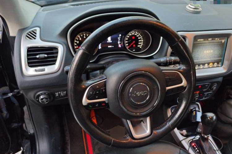 Used Jeep Compass 2017 200T Automatic Family Edition
