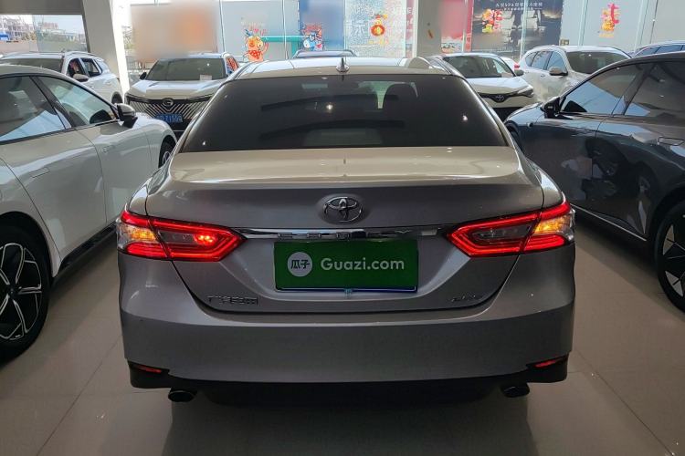 Used Toyota Camry 2021 2.0G Luxury Edition
