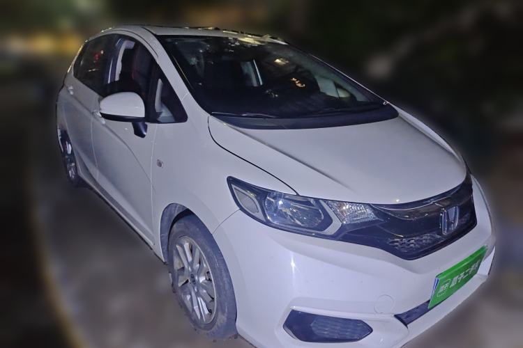 Used Honda Fit 2018 1.5L CVT Comfort Sunroof Version Front Right 45 Deg