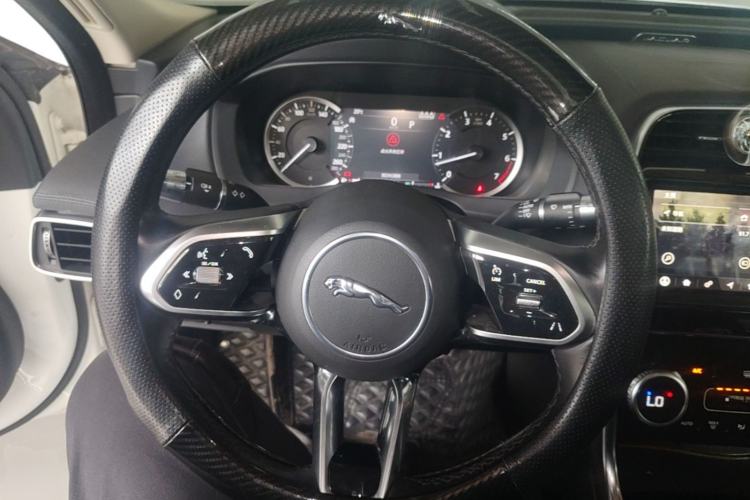 Used Jaguar XEL 2020 2.0T 200 PS S Advanced Elegance Edition Steering Wheel