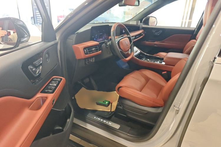 Used Lincoln Aviator 2024 3.0T V6 All-Wheel-Drive Luxury Edition Six Seats