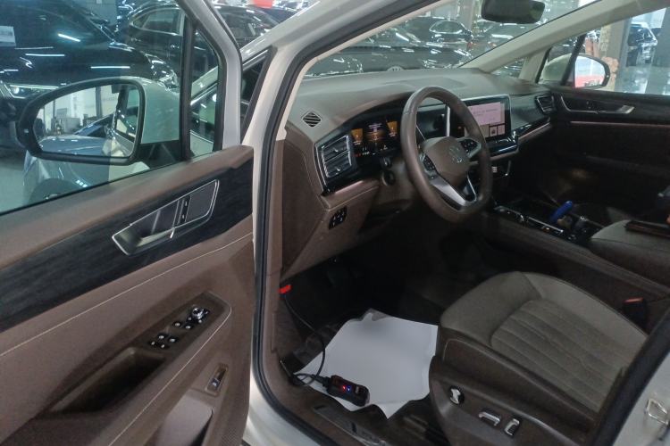 Used Volkswagen Viloran 2024 330TSI Luxury Edition