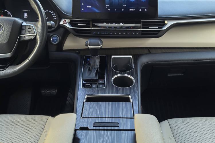 Used Toyota Granvia 2022 2.5L Hybrid Prestige Edition