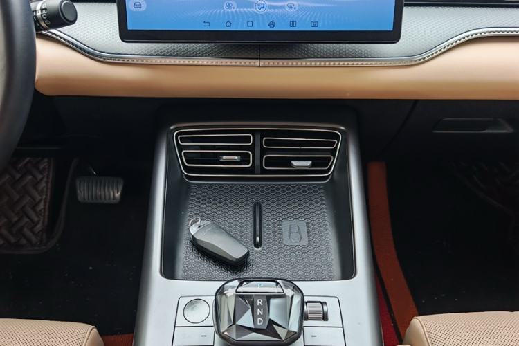 Used BYD Song Pro New Energy 2025 Second-Generation DM-i 75KM Leading Edition Interior 3