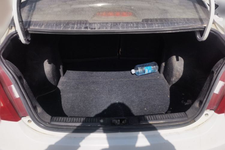 Used Geely Auto Diamond 2016 1.5L Manual Elite Version China IV Standard Trunk