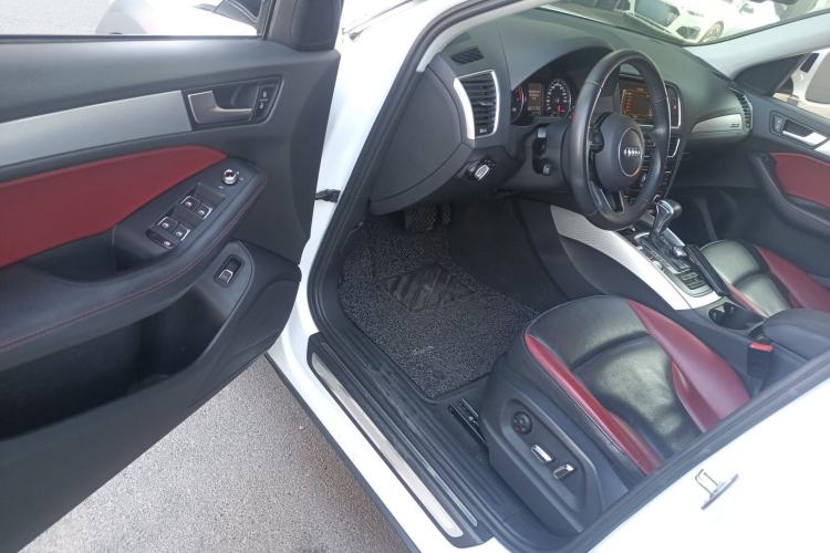 Used Audi Q5 2017 Plus 40 TFSI Technology Model Driver Seat