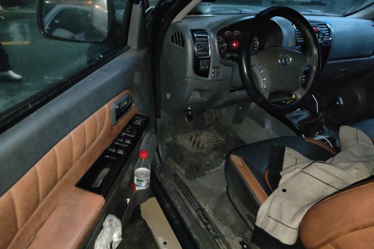 Used Great Wall Wingle 5 2013 2.8T European Version Two-Wheel Drive Elite Version Big Double-Cab GW2.8TC Driver Seat