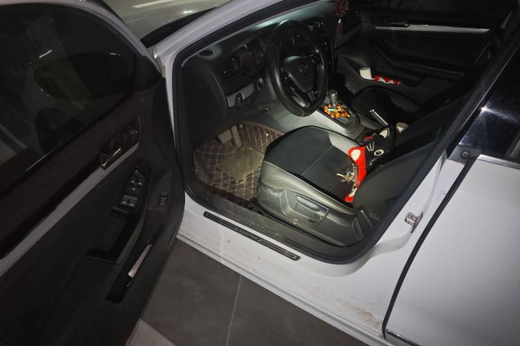 Used Volkswagen Sagitar 2018 1.6L Automatic Comfort Model Driver Seat