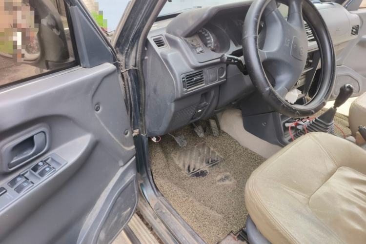 Used Leopaard Heijingang 2013 2.2L Manual Two-Wheel Drive Standard Version Driver Seat