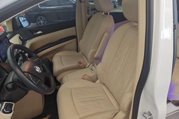 Used Buick GL8 2023 Facelifted Land Cruiser Executive Luxury Version