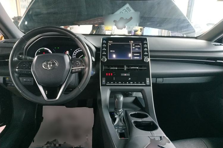 Used Toyota Avalon 2019 Dual-Engine 2.5L Luxury Edition China VI Standard Center Console