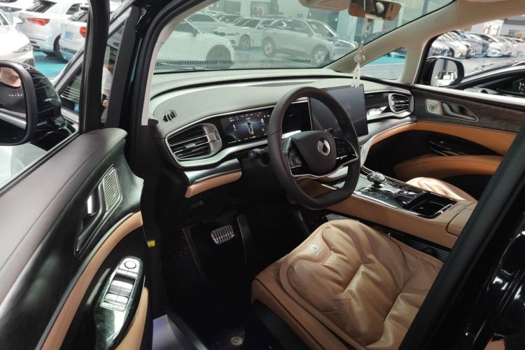 Used Denza D9 2024 DM-i 1050 Luxury Model Left Front Seat