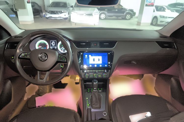 Used Skoda Octavia 2019 TSI280 DSG Flagship Wagon China VI Standard Center Console