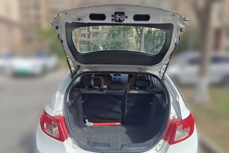 Used Geely Auto Classic Emgrand 2013 Hatchback 1.5L Manual Entry-Level Model