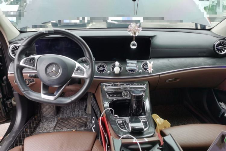 Used Mercedes-Benz E-Class 2017 E 200 L Sport 4MATIC Center Console