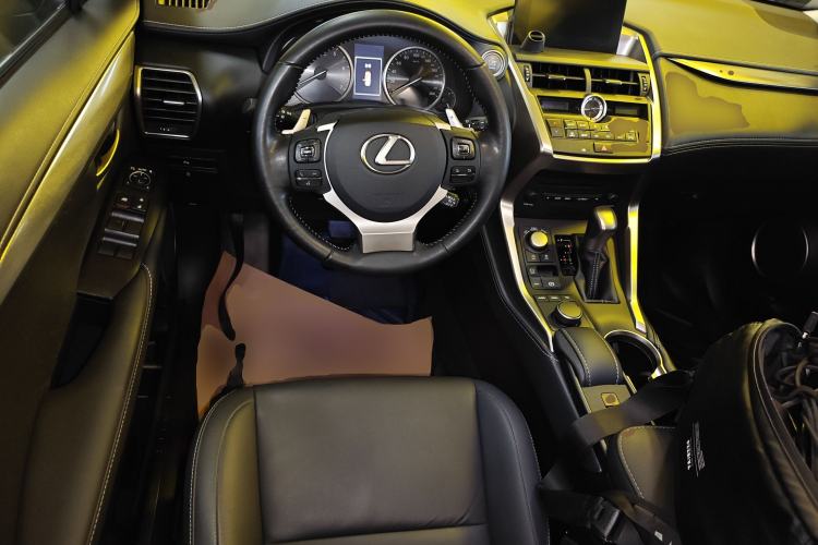 Used Lexus NX 2015 200T All-Wheel-Drive Fēngshàng Edition Steering Wheel