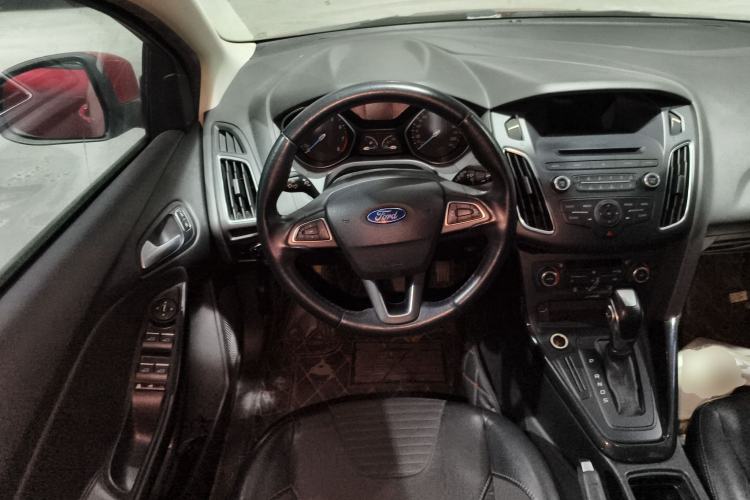 Used Ford Focus 2015 Hatchback 1.6L Automatic Fashion Edition
