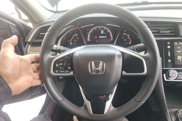 Used Honda Civic 2019 220TURBO CVT Dynamic Edition China VI Emission Standard Steering Wheel