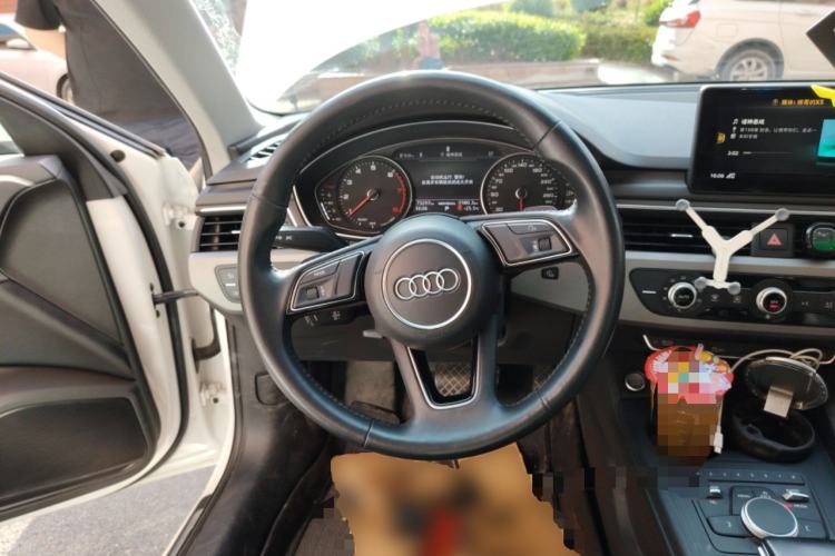 Used Audi A4L 2019 40 TFSI Ambition China VI Steering Wheel