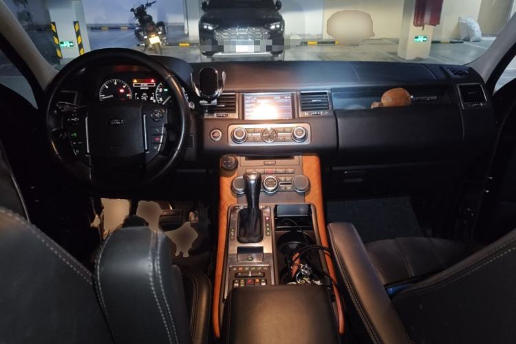 Used Land Rover Range Sport 2012 3.0 TDV6 HSE Diesel Edition Center Console