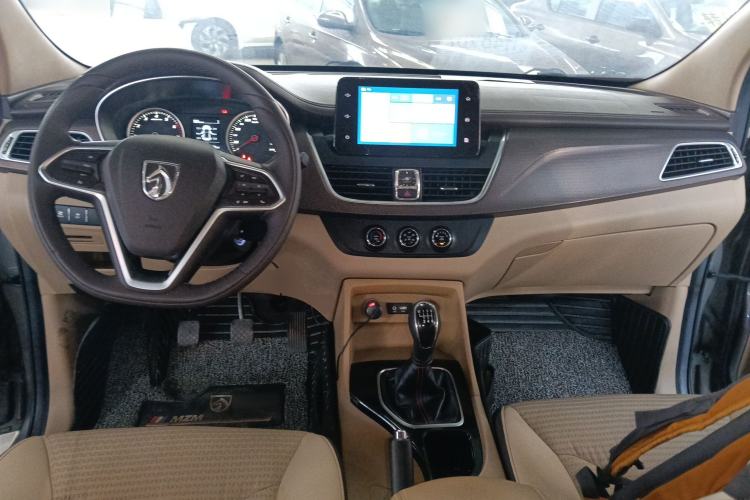 Used Baojun 730 2017 1.5T Manual Fashion Version 7 Seats China V Emission Standard