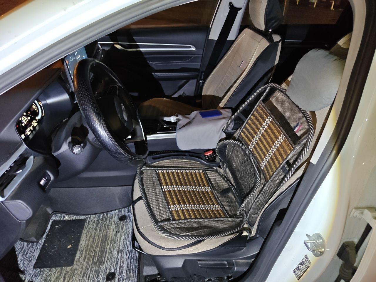 Geely Auto Emgrand 2025 4th Generation 1.5L CVT Luxury Version — снимка 15