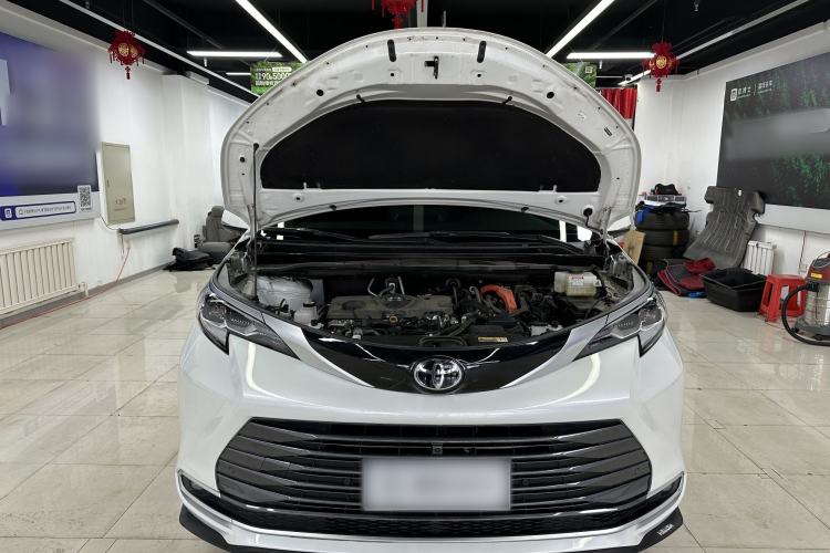 Used Toyota SIENNA 2024 2.5L Hybrid Four-Wheel Drive Prestige Edition