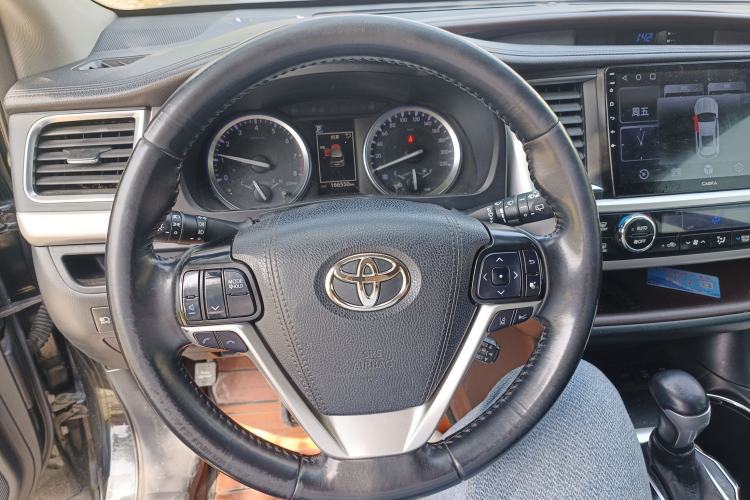 Used Toyota Highlander 2018 2.0T Four-Wheel Drive Luxury Edition 7 Seats China V Emission Standard Steering Wheel