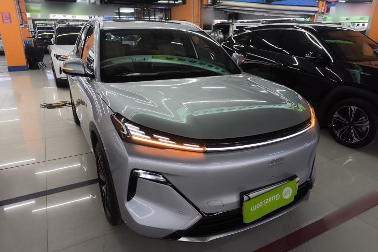 Used Geely Galaxy Xingjian 7 EM-i 2025 120km Flagship Edition Front Right 45 Deg