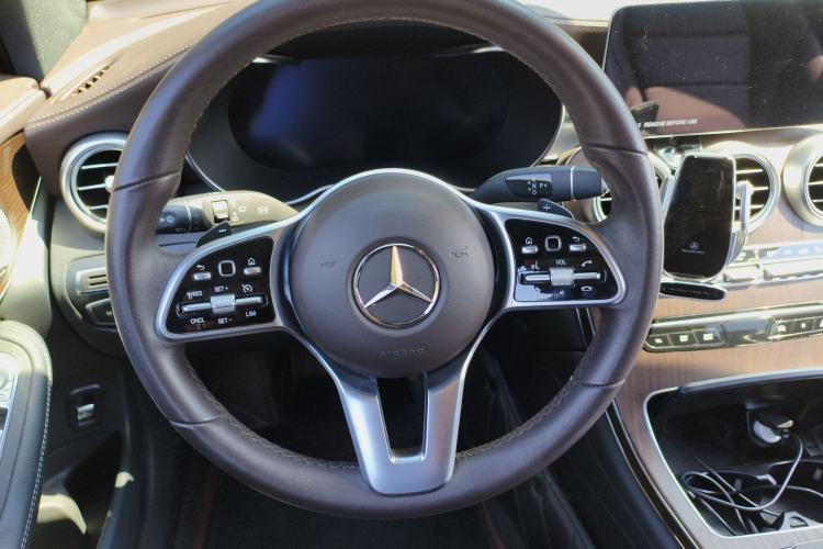 Used Mercedes-Benz GLC 2022 Second Facelift GLC 260 L 4MATIC Luxury Edition Steering Wheel