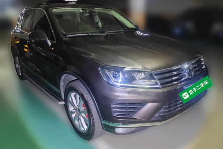 Used Volkswagen Touareg 2016 3.0 TSI Ignis Edition Front Right 45 Deg