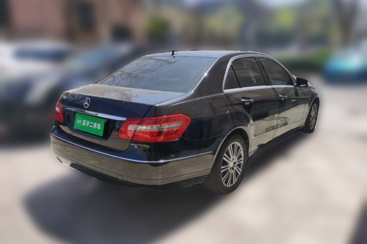Used Mercedes-Benz E-Class 2009 E 300 Elegant Model
