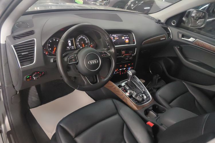 Used Audi Q5 2015 40 TFSI Comfort Model

