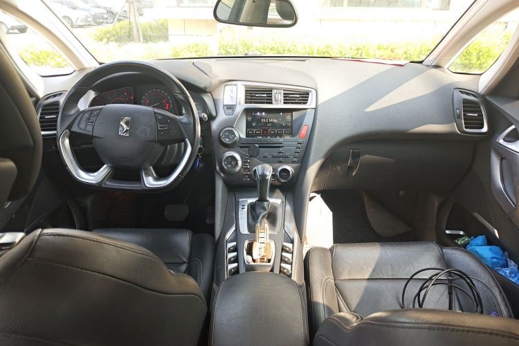 Used DS 5 2014 1.6T Luxury Edition THP160 Center Console