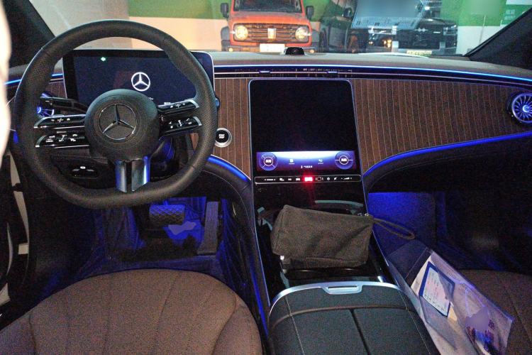 Used Mercedes-Benz EQE 2025 500 4MATIC Luxury Edition