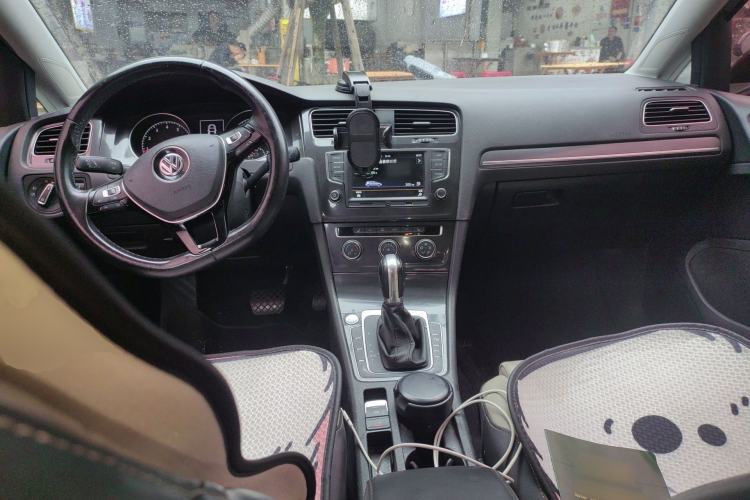 Used Volkswagen Golf 2017 230TSI Automatic Luxury Million-Vehicle Commemorative Edition
